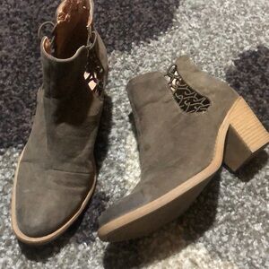 Quips Booties size 6.5 brown womens